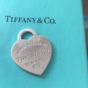 Tiffany’s xl heart pendant